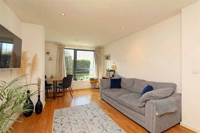 1 Bedroom Flat To Rent In Chartfield Avenue, London, SW15