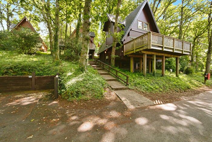 3 Bedroom Mobile/park Home For Sale In Finlake Holiday Park, Newton Abbot, TQ13