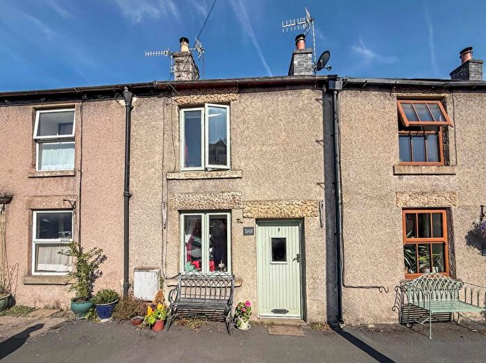 2 Bedroom Terraced House For Sale In Buxton Road, Tideswell, Buxton, SK17