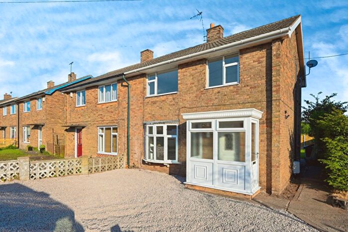 3 Bedroom Semi-Detached House For Sale In Egmanton Road, Meden Vale, Mansfield, Nottinghamshire, NG20