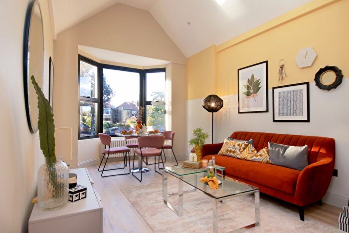 2 Bedroom Flat To Rent In Selborne Road, Southgate, N14