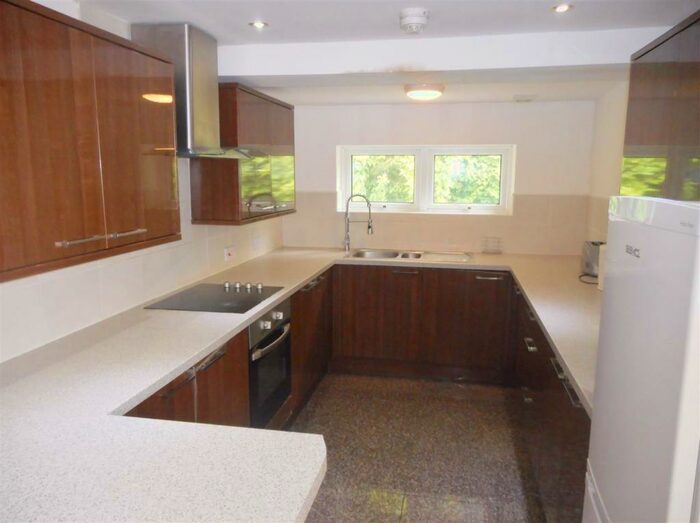 5 Bedroom Terraced House To Rent In Coburn Street, Cardiff, CF24