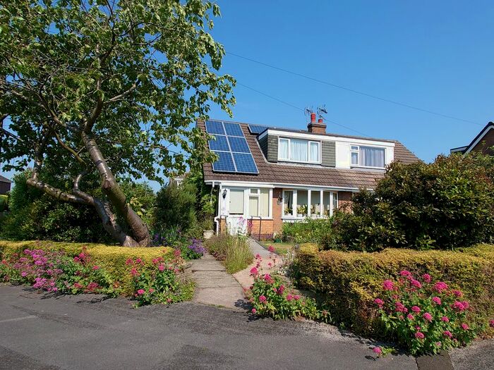 3 Bedroom Semi-Detached House For Sale In Grays Close, Scholar Green, Cheshire, ST7