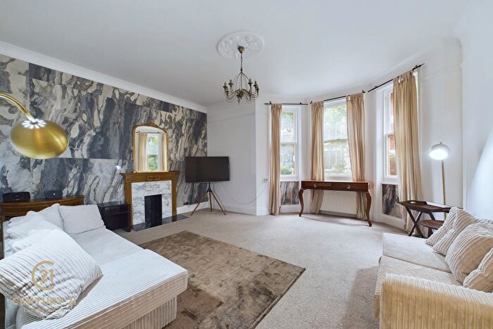 3 Bedroom Flat To Rent In Ashley Gardens, Thirleby Road, Westminster, London, SW1P