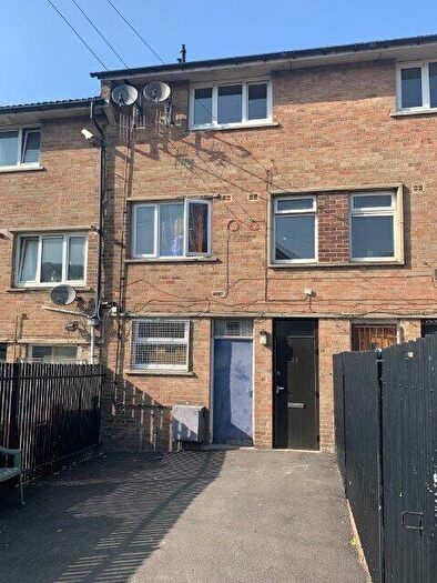 Property To Rent In Woodend Crescent, Windhill, Shipley, BD18