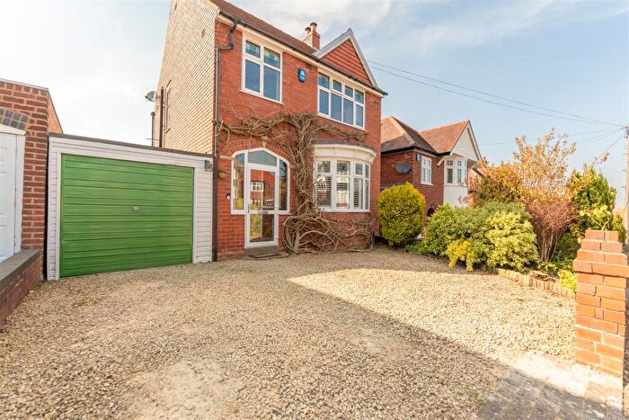 3 Bedroom Detached House For Sale In Beckman Road, Stourbridge, DY9