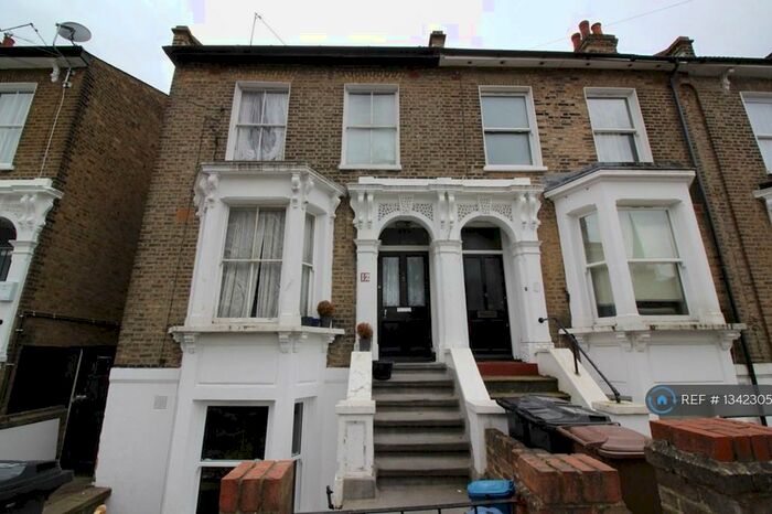 2 Bedroom Flat To Rent In Penshurst Road, London, E9