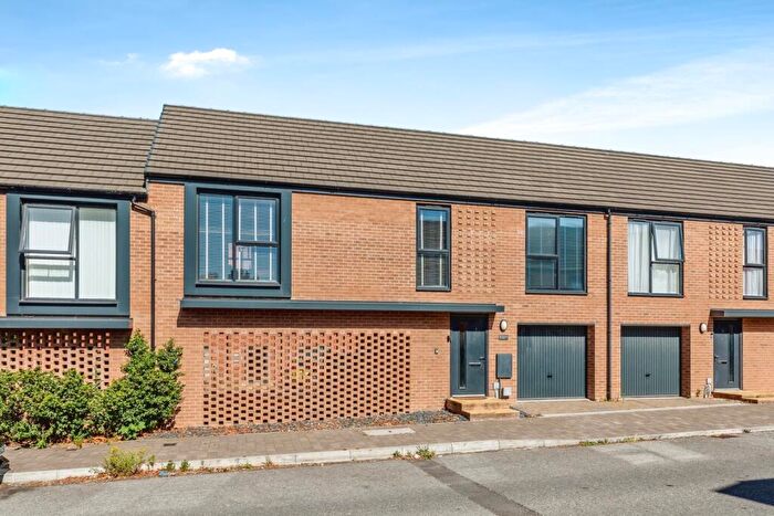 2 Bedroom House For Sale In Dragonfly Lane, Bristol, BS13