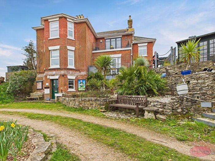 3 Bedroom Flat For Sale In Christchurch Town Centre, BH23