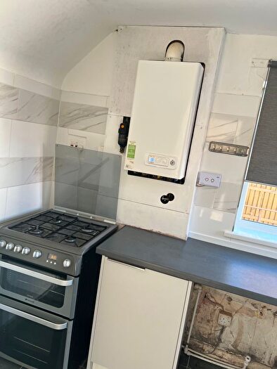 3 Bedroom Semi-Detached House To Rent In Sunningdale Avenue, Leeds, LS17