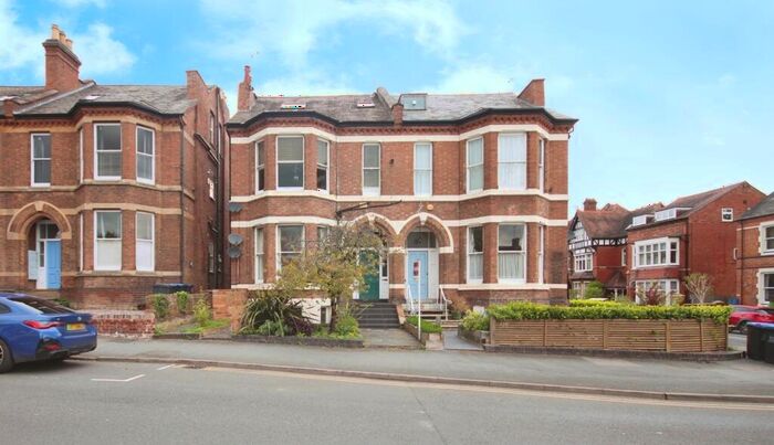 2 Bedroom Flat To Rent In Warwick Place, Leamington Spa, CV32