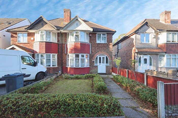 3 Bedroom Semi Detached House For Sale In Beaufort Avenue, Birmingham, B34
