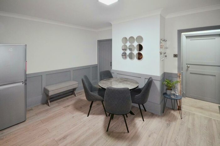 3 Bedroom Semi-Detached House To Rent In Bath Road, Slough, SL1