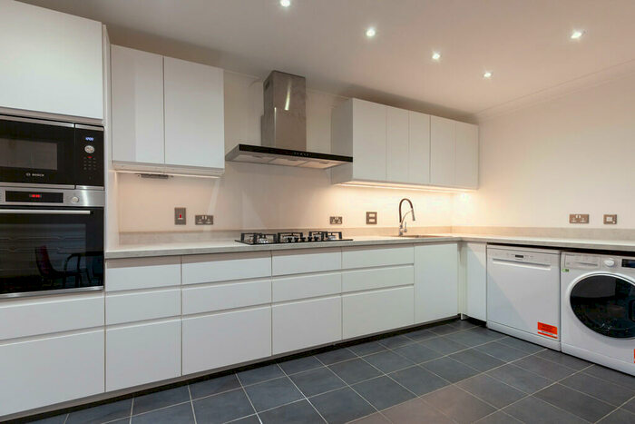 4 Bedroom End Of Terrace House To Rent In Reliance Way, East Oxford, OX4