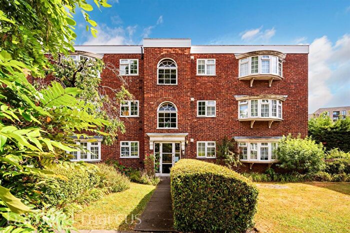 2 Bedroom Flat For Sale In Bispham Road, London, NW10
