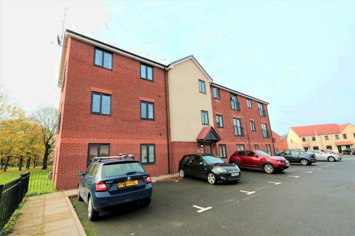 1 Bedroom Apartment To Rent In Anglia Gardens, Leamington Spa, Warwickshire, CV31