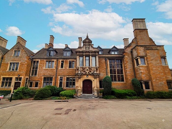 2 Bedroom Apartment To Rent In Woolston Close, Northampton, NN3