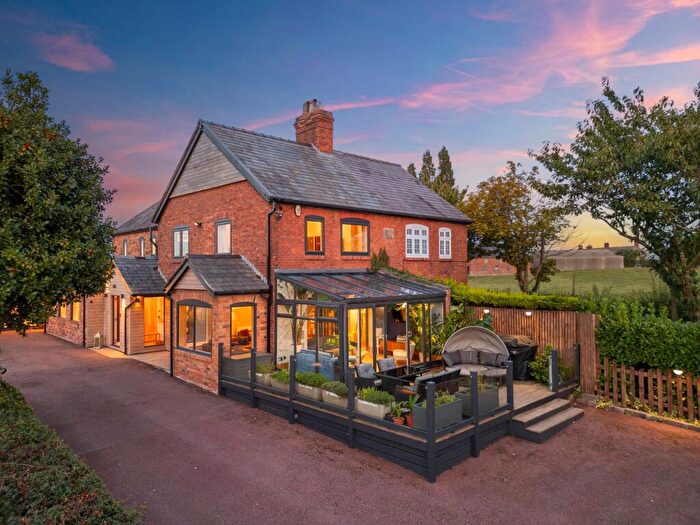 3 Bedroom Semi-Detached House For Sale In Exceptional Sandiway Home With Over, Sq Ft, CW8