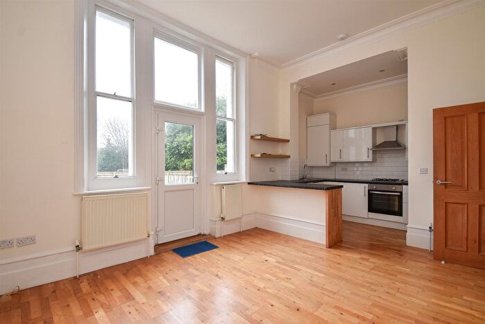 2 Bedroom Flat To Rent In Upper Maze Hill, St. Leonards-On-Sea, TN38