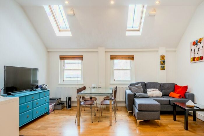 1 Bedroom Flat To Rent In Upper Street London, N1