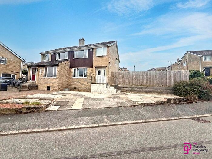 3 Bedroom Semi-Detached House To Rent In Gledhill Avenue, Penistone, S36