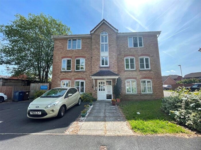 2 Bedroom Flat For Sale In Mayfield Close, Penwortham, Preston, Lancashire, PR1