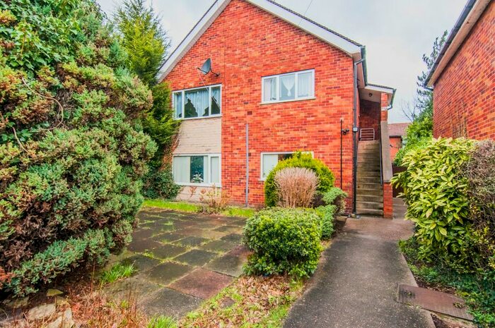 2 Bedroom Flat To Rent In Urban Road, Hexthorpe, Doncaster, DN4