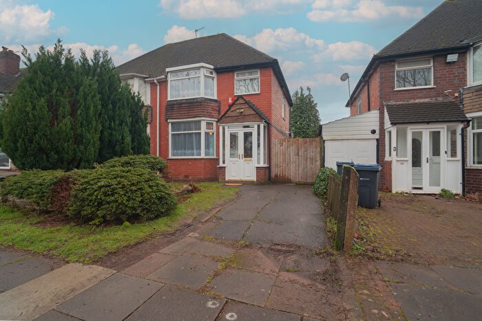3 Bedroom Semi-Detached House For Sale In Shirley Road, Hall Green, Birmingham, B28