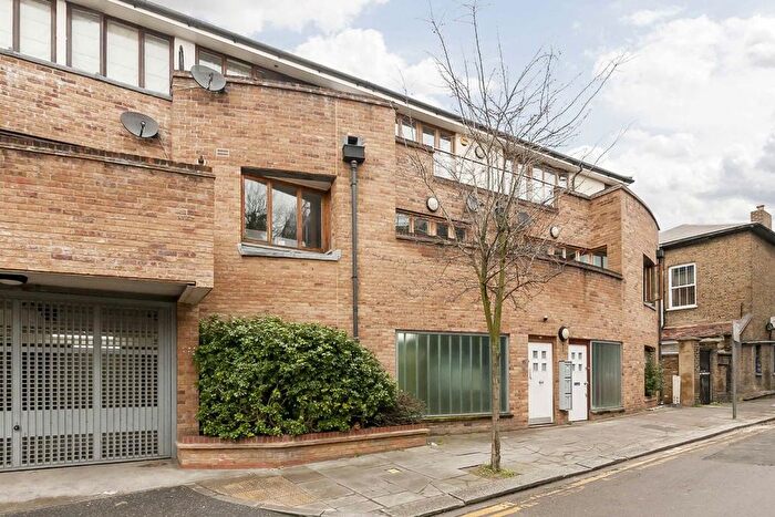 2 Bedroom Flat To Rent In Northcote Avenue, London, W5