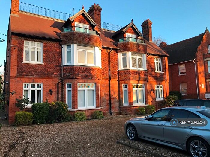 2 Bedroom Flat To Rent In Hartingdon House, Cambridge, CB2