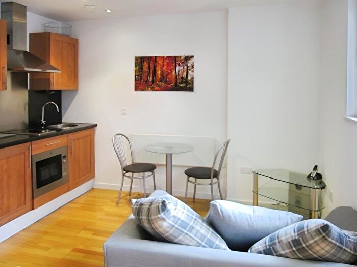 1 Bedroom Flat To Rent In Gateway North, Crown Point Road, Leeds, LS9