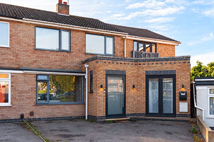 5 Bedroom Semi-Detached House For Sale In Trent Close, Oadby, LE2