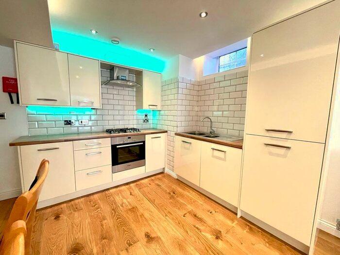 2 Bedroom Apartment To Rent In Keppel Road, Chorlton, M21
