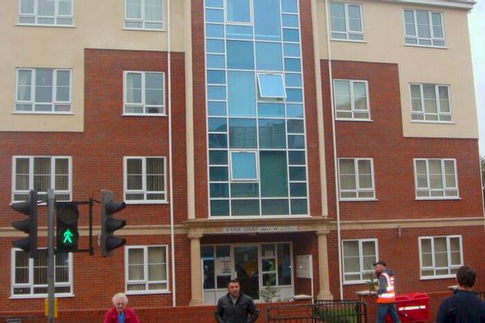 Studio To Rent In Hanworth Road, Hounslow, TW3