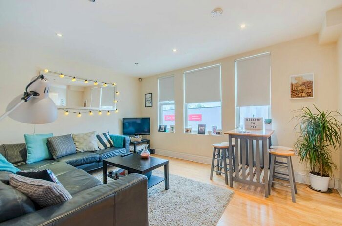 2 Bedroom Flat To Rent In Woolwich Road, Greenwich, London, SE10