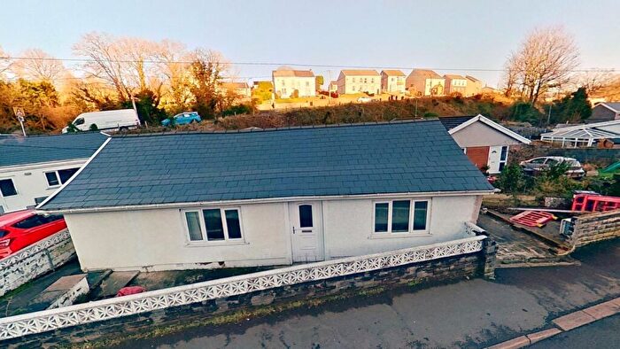 3 Bedroom Bungalow For Sale In Bethel Road, Lower Cwmtwrch, Swansea, West Glamorgan, SA9