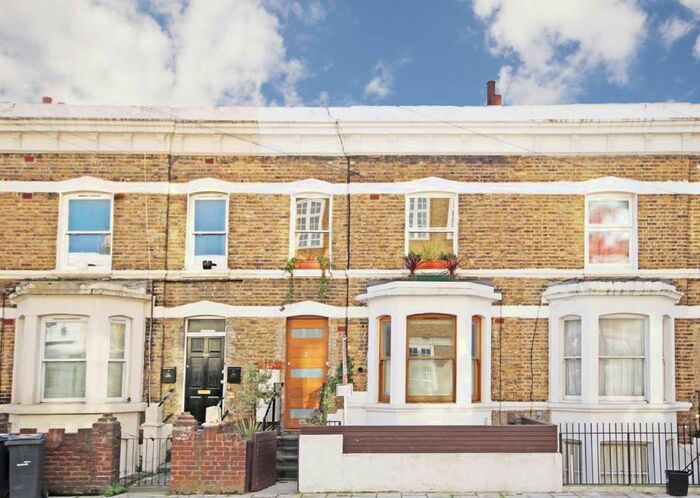 2 Bedroom Flat To Rent In Ferndale Road, London, SW4