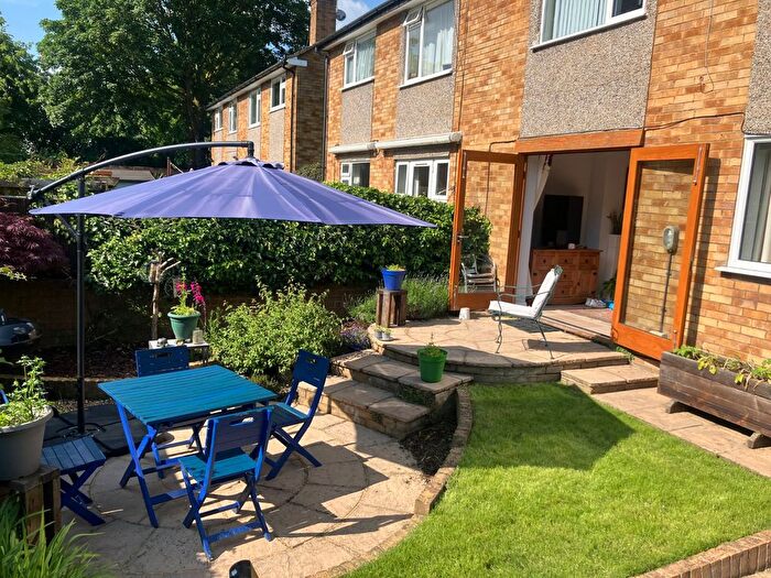 2 Bedroom Maisonette For Sale In Haynes Close, London, SE3