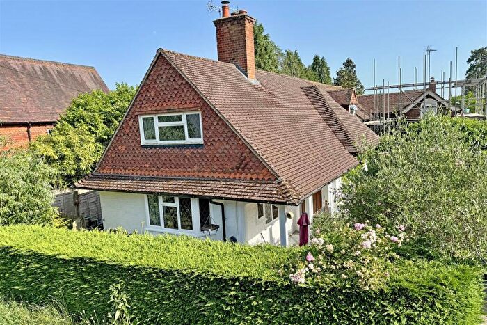 2 Bedroom Chalet For Sale In Brook Road, Wormley, GU8