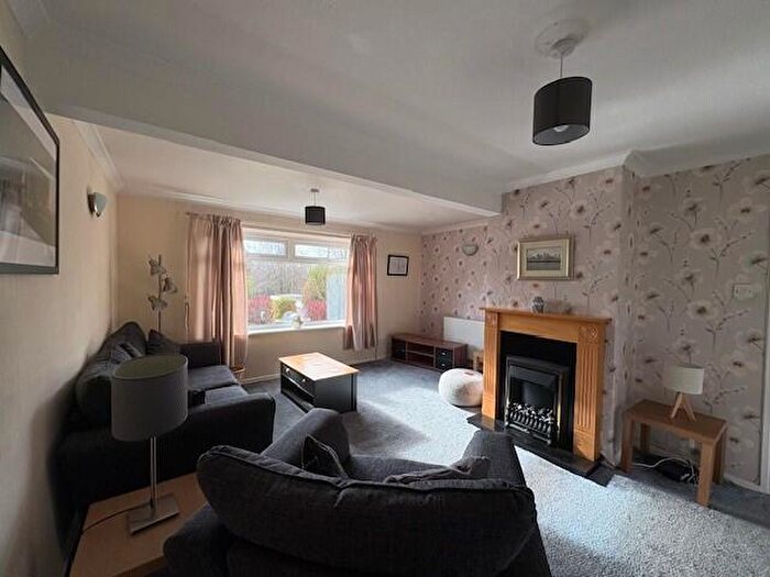 3 Bedroom Semi-Detached House To Rent In Padiham Road, Burnley, BB12