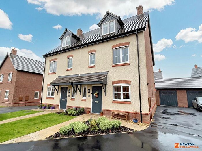 3 Bedroom Semi-Detached House For Sale In Wharmby Street, Hugglescote, LE67