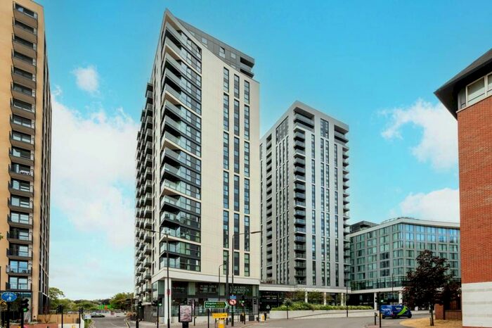 2 Bedroom Flat To Rent In Sutton Plaza, Sutton, SM1