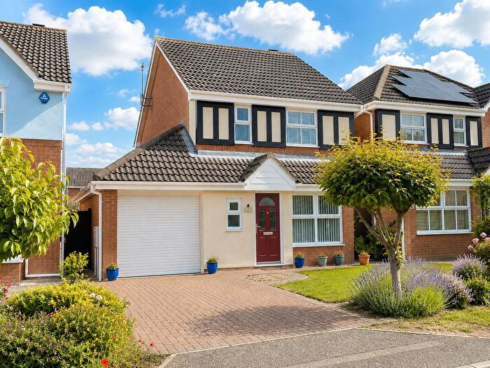3 Bedroom Property For Sale In Evelyn Place, Bradville, Milton Keynes, MK13