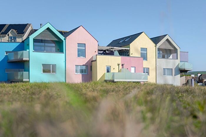 6 Bedroom Terraced House For Sale In The Pink House, Bude, Cornwall, EX23