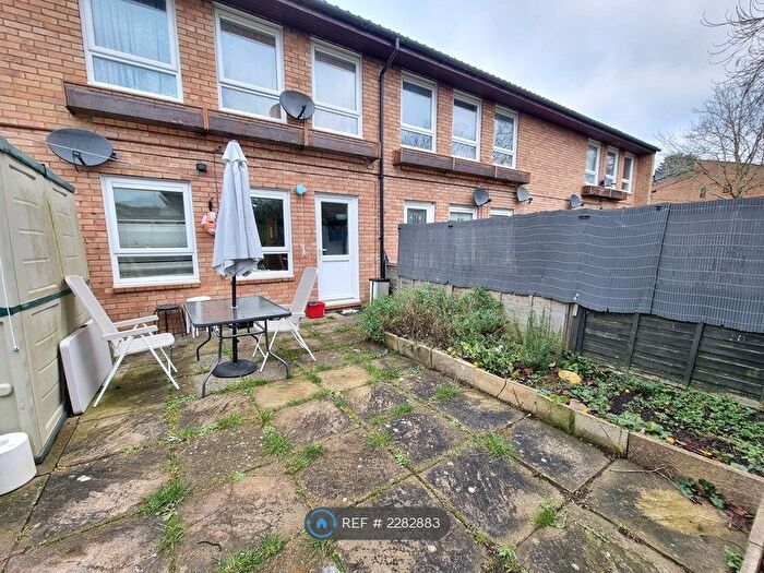 2 Bedroom Flat To Rent In Talland Avenue, Fishermead, Milton Keynes, MK6