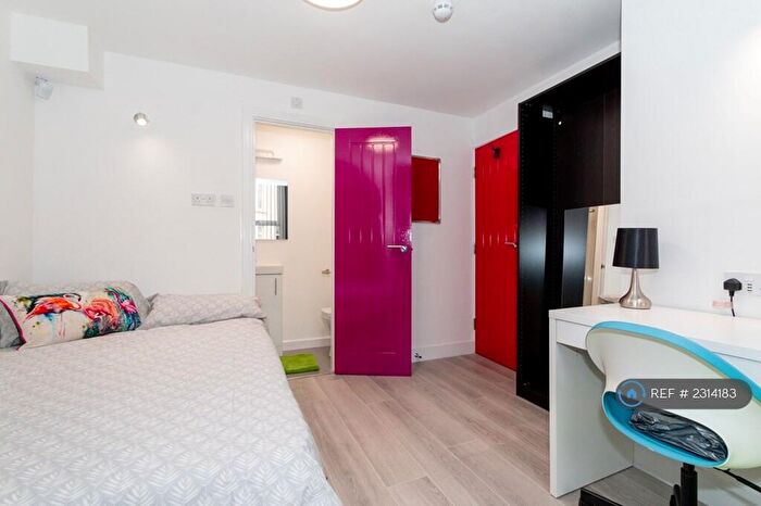 6 Bedroom Terraced House To Rent In Saxony Road, Liverpool, L7