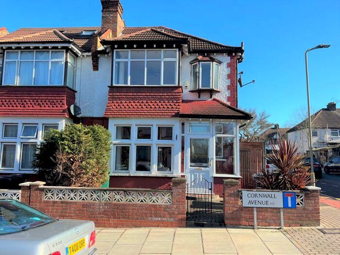 3 Bedroom Semi-Detached House To Rent In Cornwall Avenue, London, N3