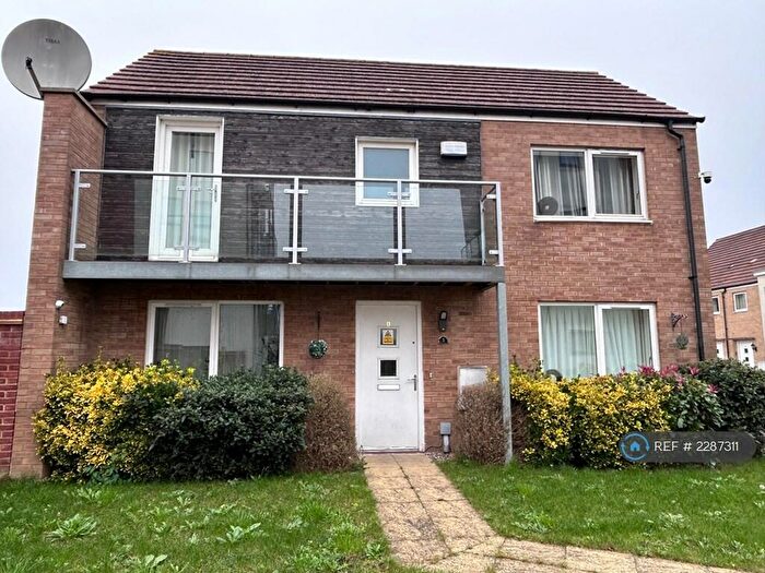 3 Bedroom Detached House To Rent In Stirling Mews, Broughton, Milton Keynes, MK10