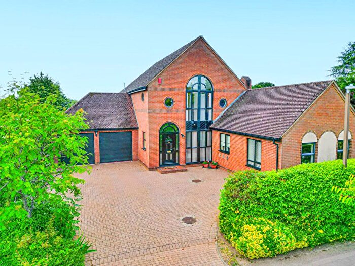 5 Bedroom Detached House For Sale In Simpson Road, Walton Park, MK7