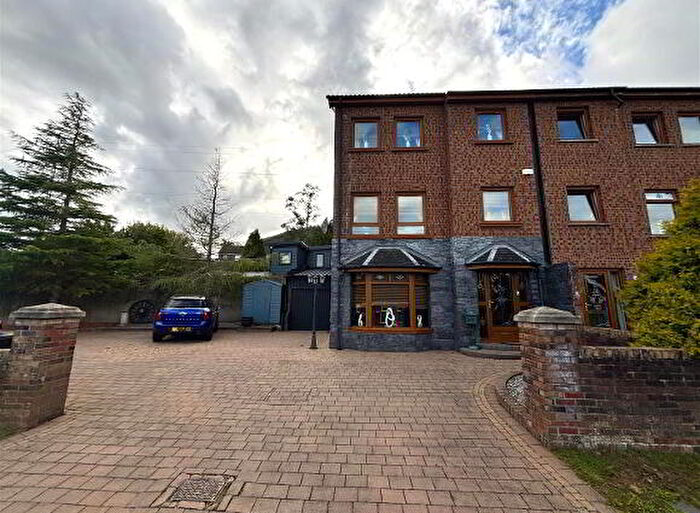 4 Bedroom House For Sale In Lyndhurst View Close, Belfast, BT13